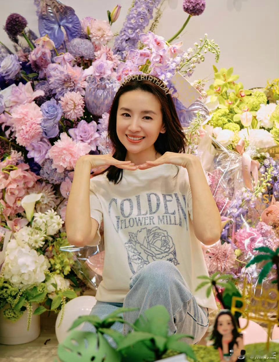 董洁应该算是中年女人里的气质女神了。