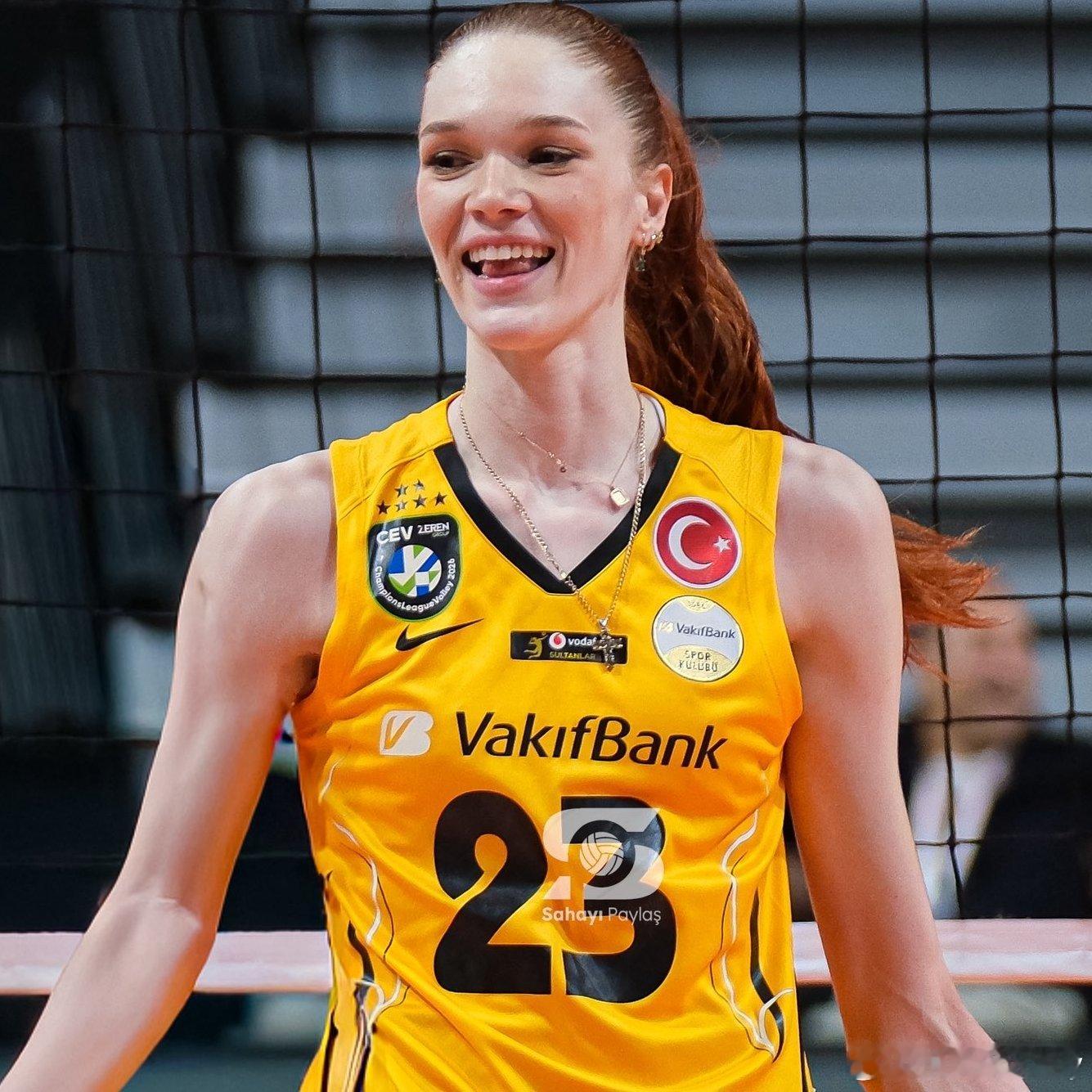 马尔科娃难得的双率低下。。。土超女排第12轮，瓦基弗银行三局均以2分之差险胜阿拉