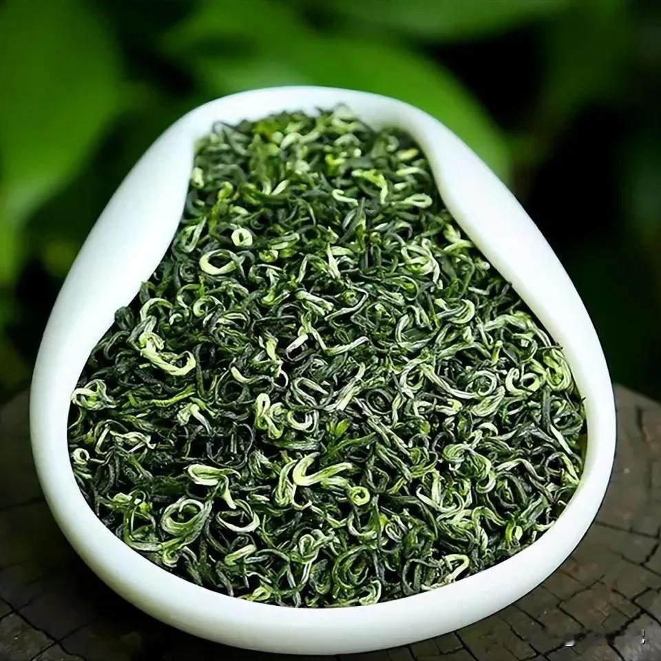 茶叶过期了还能喝吗？95%的人都弄错了！原来答案这么简单很多人看到茶叶包装