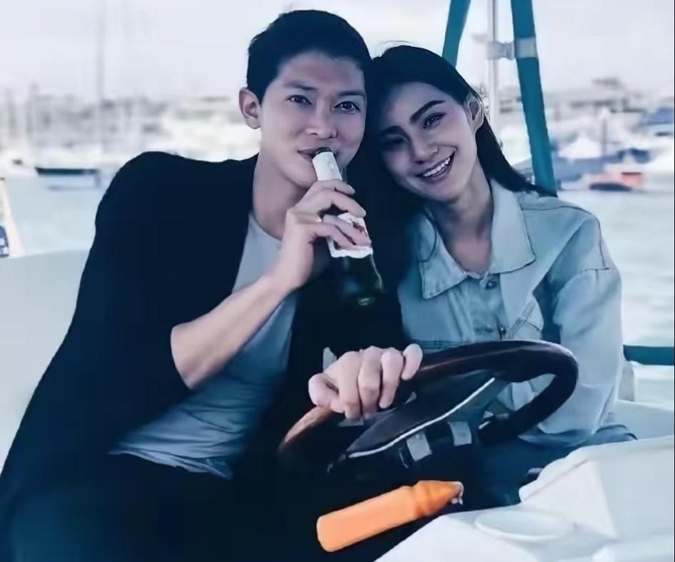 发现了吗马筱梅这个女人很厉害她跟前夫在一起的时候感情也很好，她前夫也很宠她。