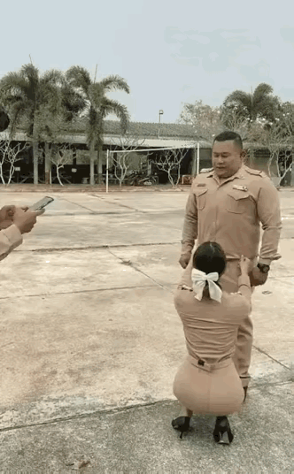 拍照时为了好看吸肚子，这事儿我太懂了。我有次和朋友出去玩，为了拍出美美的照片，一