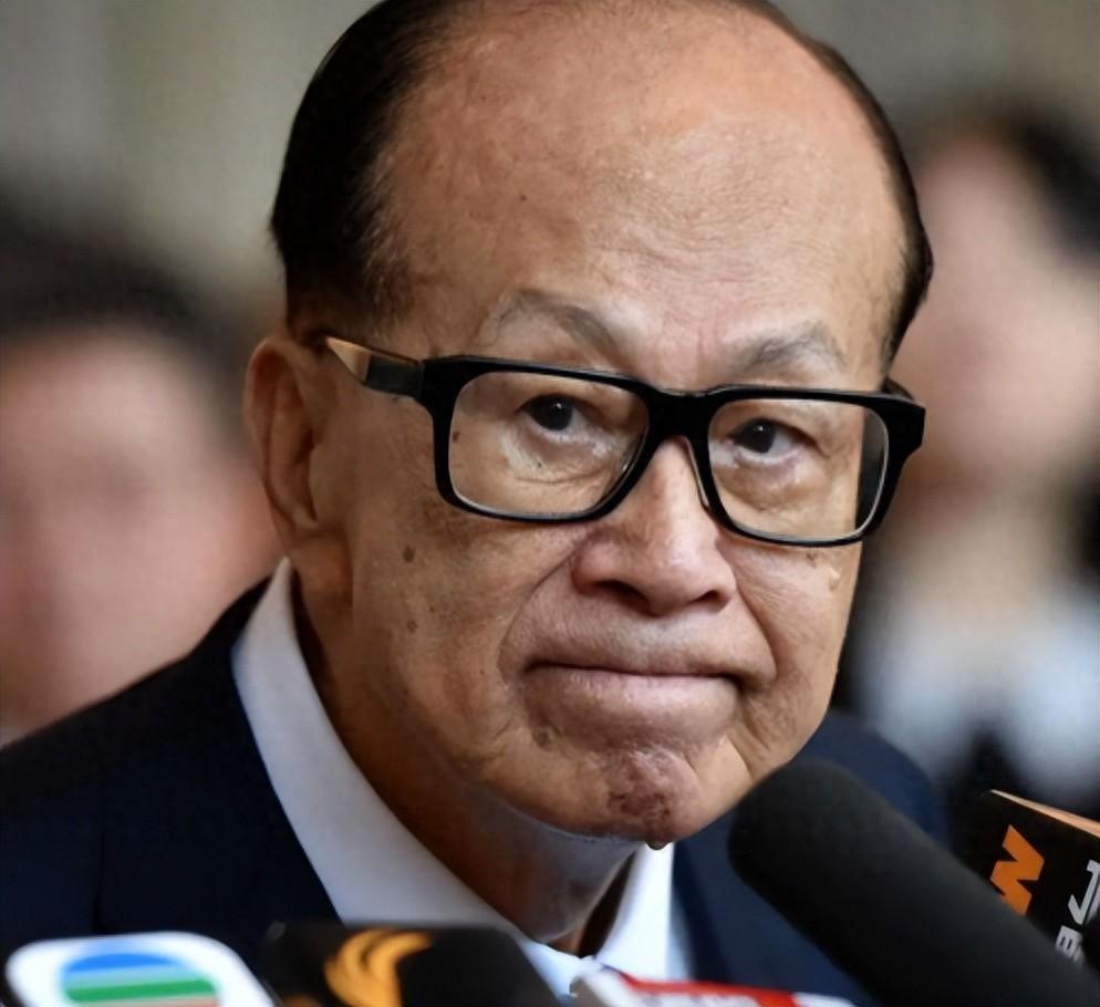 巴拿马强收李嘉诚港口，千亿甩卖背后，旧时代彻底落幕？2026年3月，巴