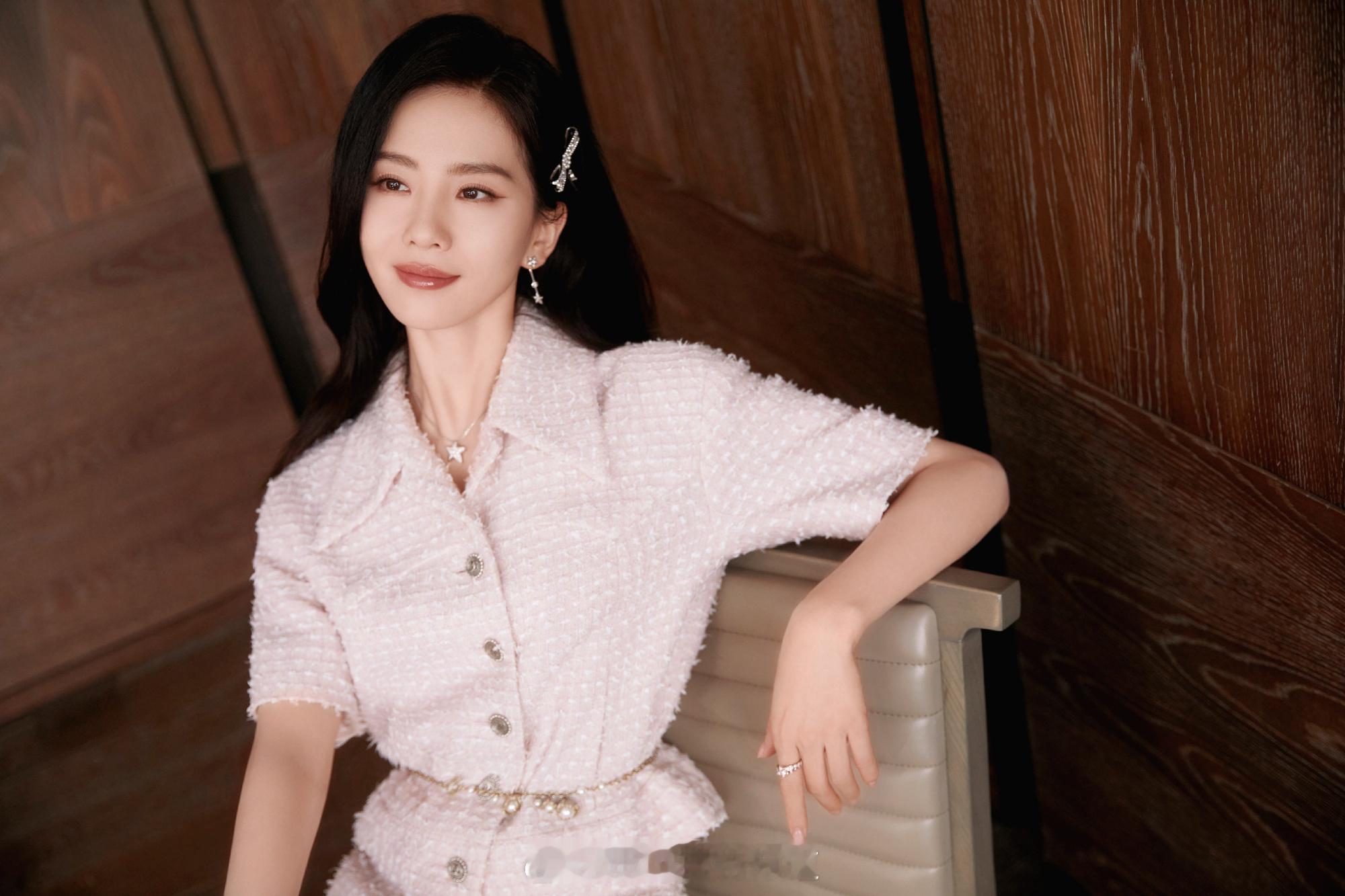 刘诗诗的小香风穿搭尽显如兰气质