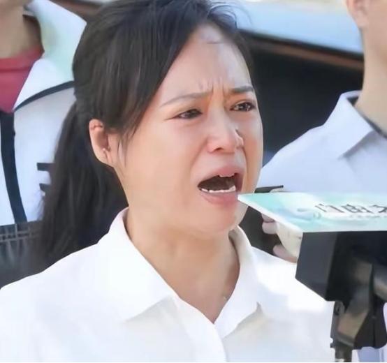 [点赞]“中国越制裁我，我就越反华！”这话谁说的？一个被吊销执照、冻结账户、踢