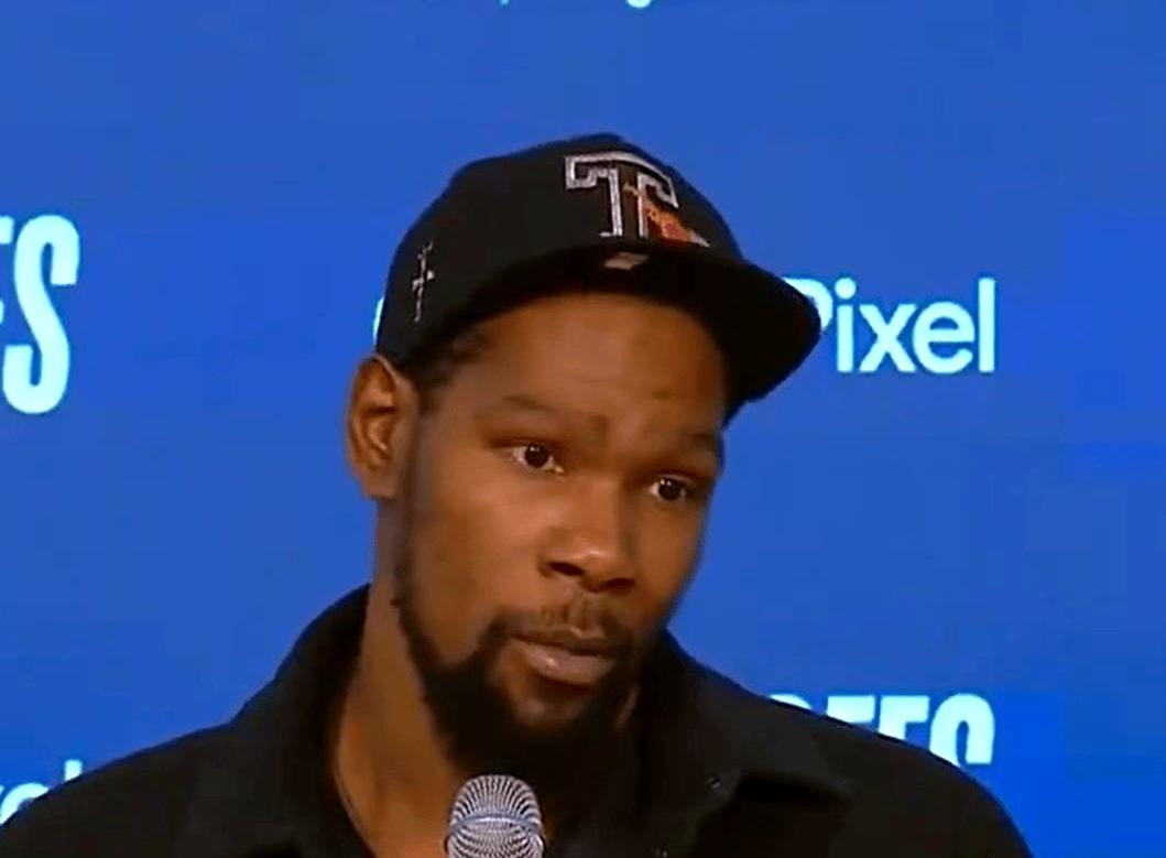 杜兰特当爹了？乌度卡不清楚KD的私事，尊重他不透露；KD缺席有影响，但球