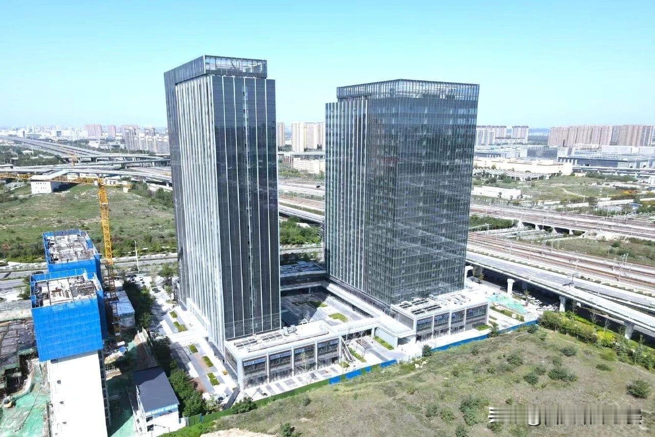 经开区要添新地标！西安复星丝路中心交付，集办公、商业于一体西安经开区再添重量