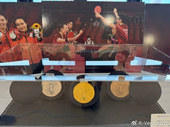 伊藤没来重庆是因为在她的家乡静冈正在举办“第三届美诚杯”她在会场展出了她这些年