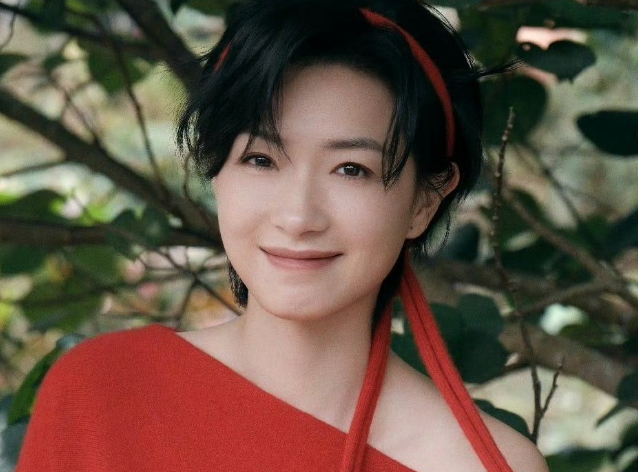 许久没有消息的马伊琍高调发文仅仅两个字，却透露出了兴奋和坚定的力挺之意，这到底