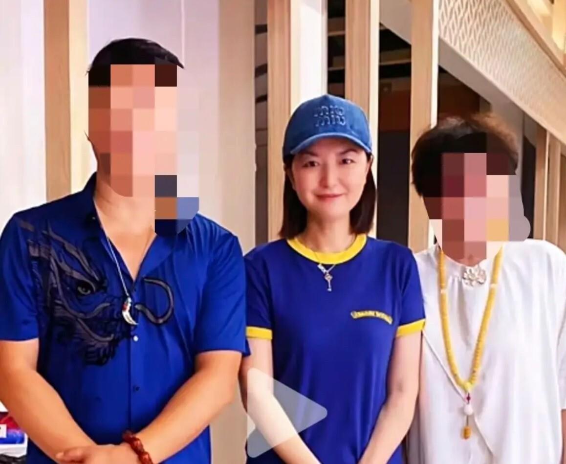 “陈蓉面相改变不少，不知不觉间流露一股‘凶相’。”这话听着有点玄乎，但你要是真