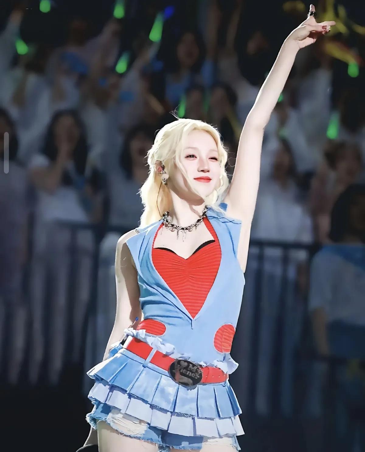 天生的idol。综合能力太强了，给人一种阳光的感觉，似乎能治愈一切[比心]宋雨琦