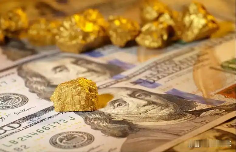 俄罗斯的买进与抛售选择的时间点非常好。俄罗斯是黄金生产大国，每年几百吨，选择好时