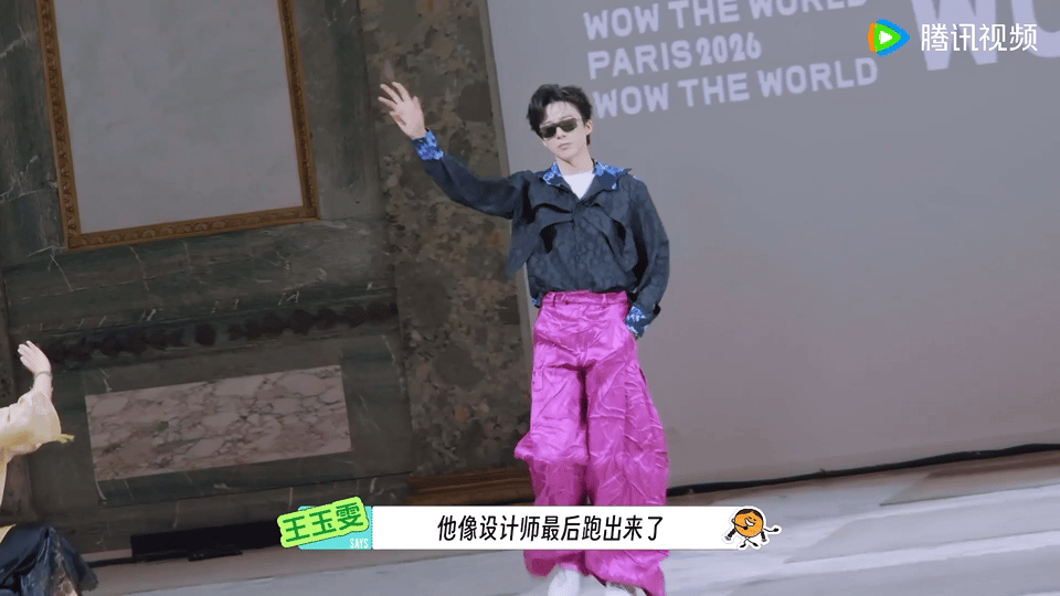 刘宇宁第一次走秀就走到了巴黎刘宇宁人生三个第一次谁懂这份惊喜与震撼✨！人生