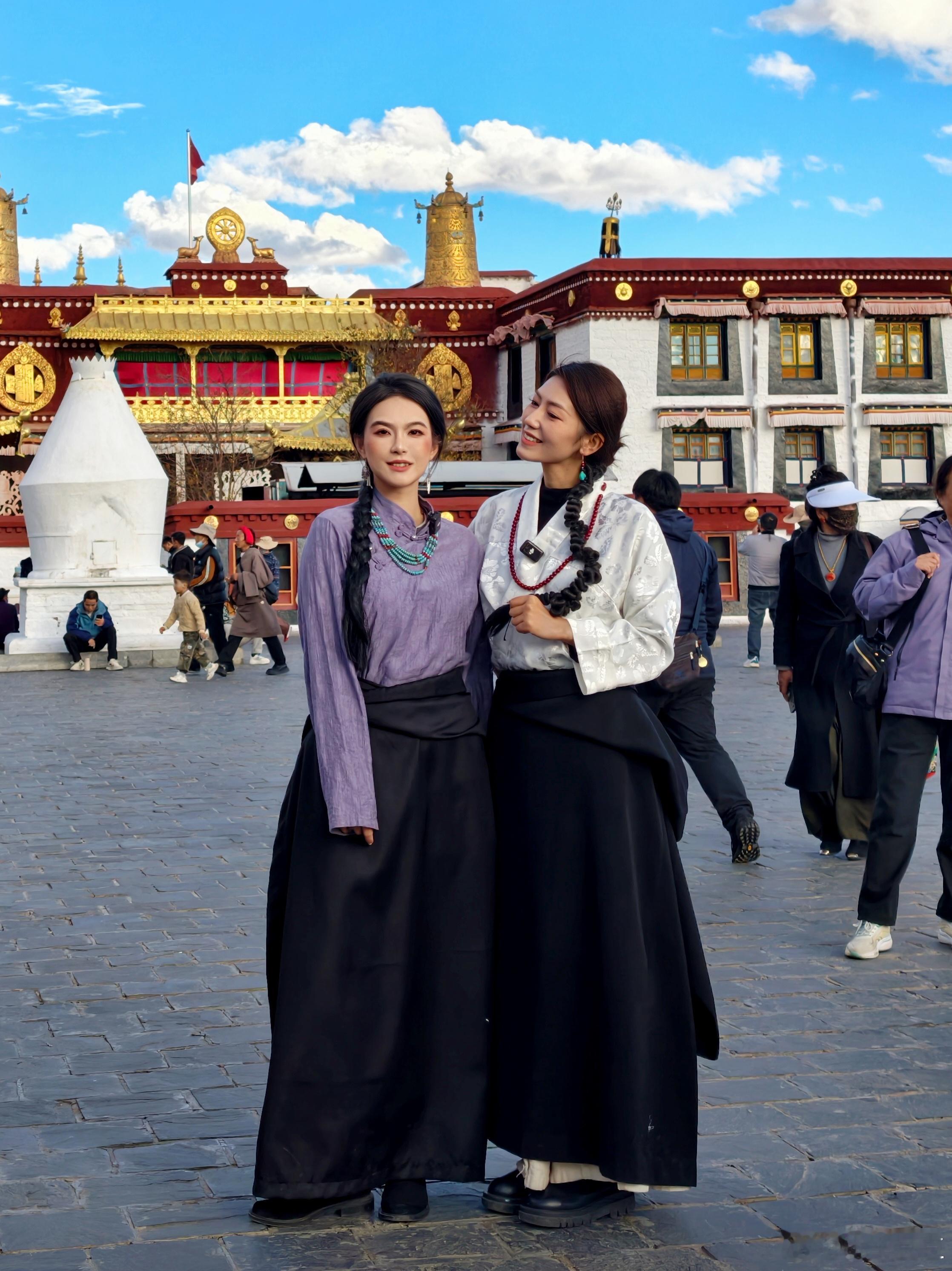 秋晨看我的眼神，不对劲[doge]你们说呢？​​​