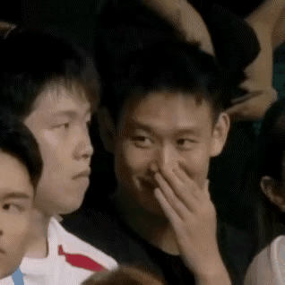 刘丁硕何许人也？上届奥运会上，樊振东落后张本智和时，看台上偷笑那个人[