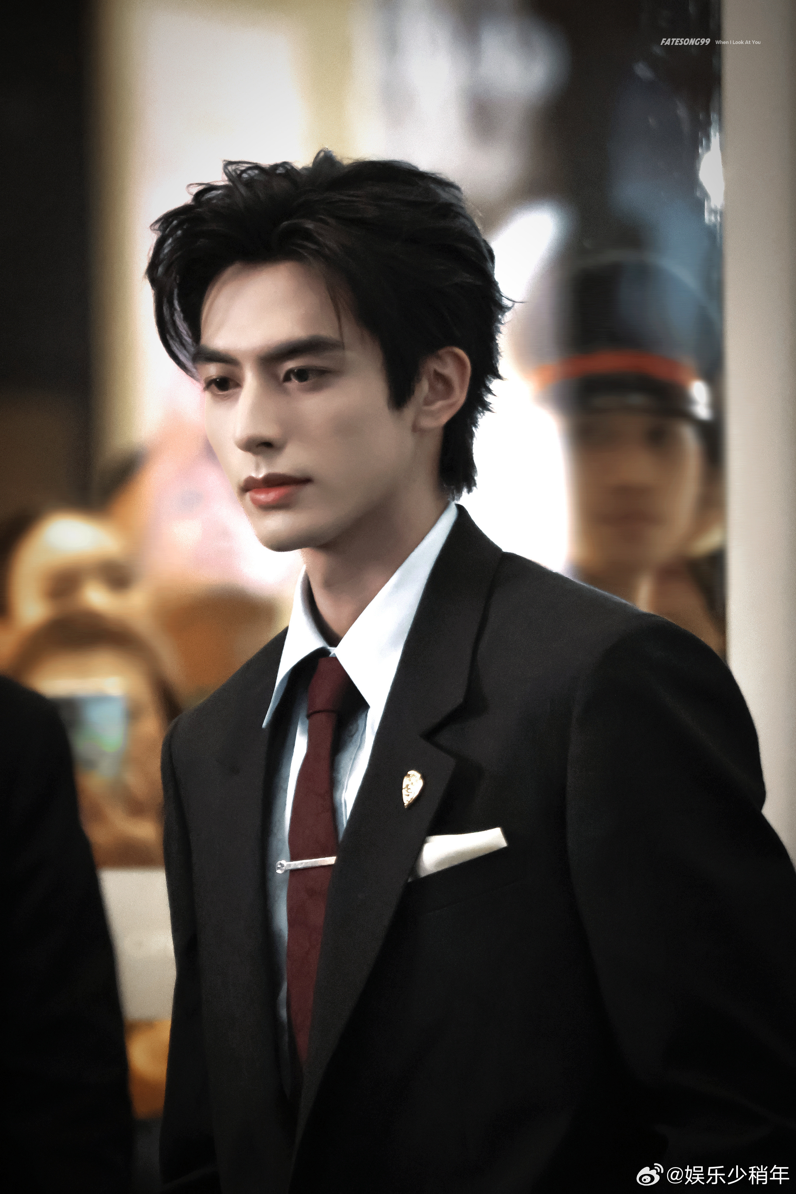 宋威龙闪耀泰兰德从机场到活动现场，宋威龙的每次亮相都惊艳全场，海外人气实况太能