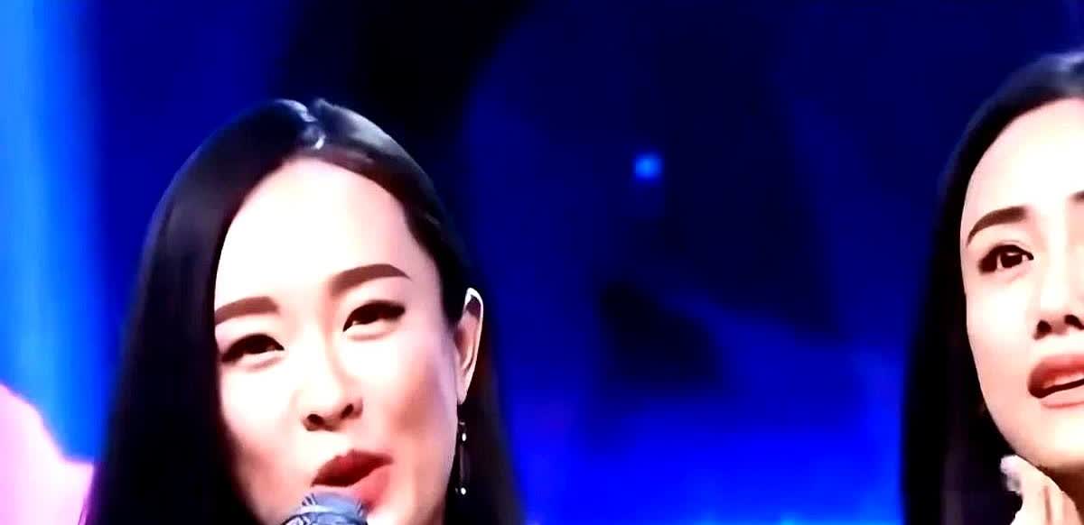 演员霍思燕说：“有次我们出去聚会，结账的时候，杜江说，刷我的卡吧，然后我就什么话