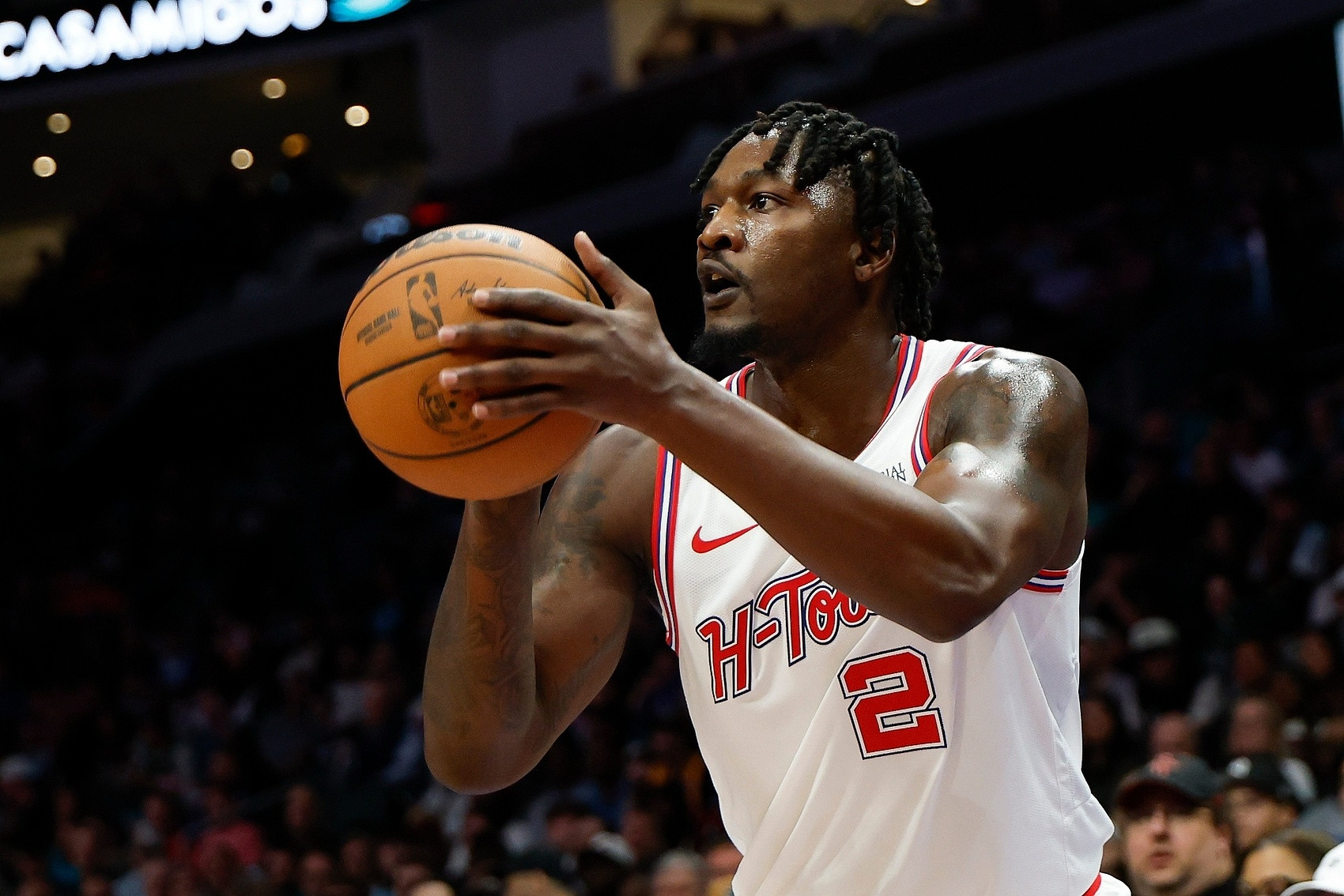 火箭队今天不敌丹佛掘金队。除了整体实力不如对手之外，火箭队的替补前锋多利安·芬尼