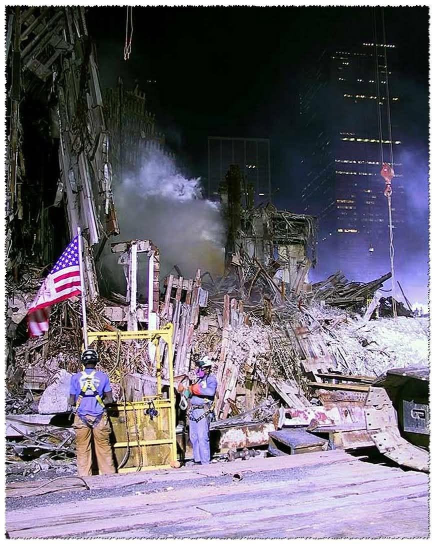 9·11事件后，超过一百万吨的世界贸易中心残骸被装上驳船，运往斯塔滕岛的一个垃圾