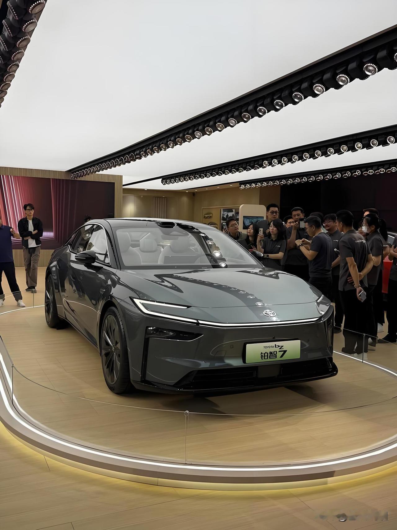 最近很火的本田纯电D级轿车铂智7最后究竟会定什么价？不得不承认广汽本田在这款