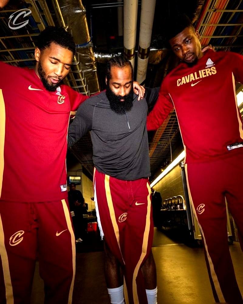 骑士队这赛季对凯尔特人0胜3负，每次都输，场面上看确实不好看。但别急着下定论，N