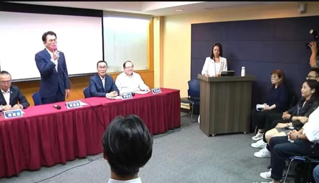 新北市初选出炉，黄国昌败选，并恭喜李四川最佳男主角2026年4月28日下午，