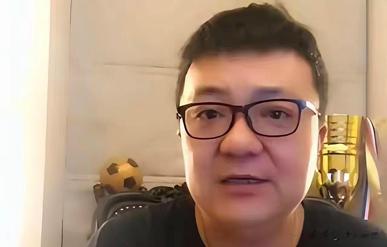 6月10日晚，董路在直播中撕破脸：“中国足协没害我，真正打压我的是北京足协，视我