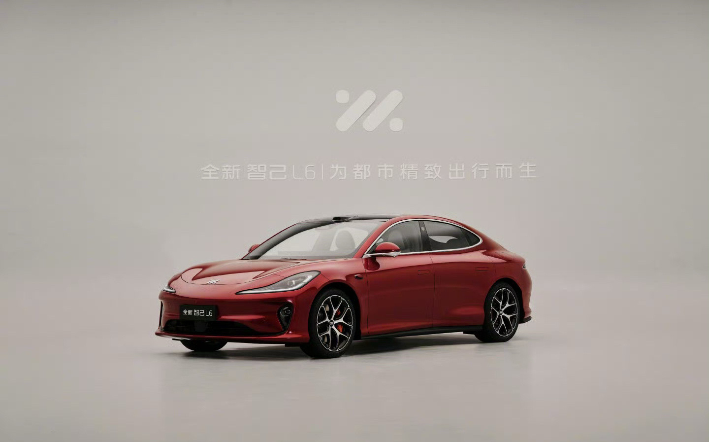 全新智己L6红红红出圈了别的先不聊，这红色是真好看呀！18号发布会现场见！​​
