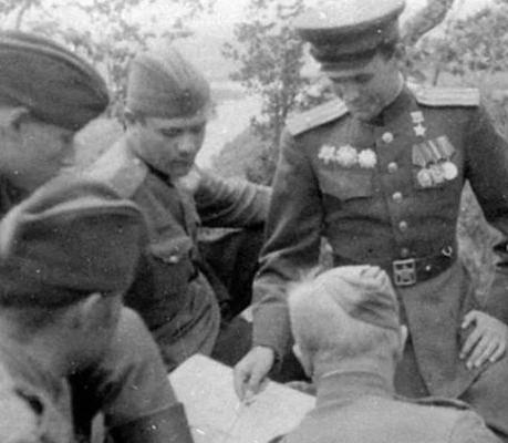 1945年8月，苏联红军遇上了不讲武德的日军786大队！苏联红军派一名负伤的日本