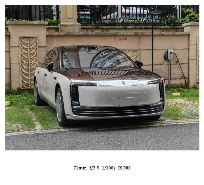 尊界S800上个月卖了2205辆，按照月产能来说，这个销量是正正好的，但是众所周