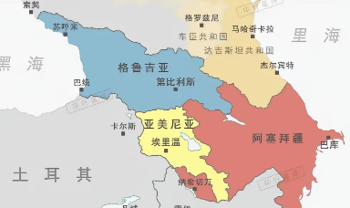 阿塞拜疆给乌克兰最大的建议，就是千万不要承认土地被大鹅占领，一定要想办法收回。阿