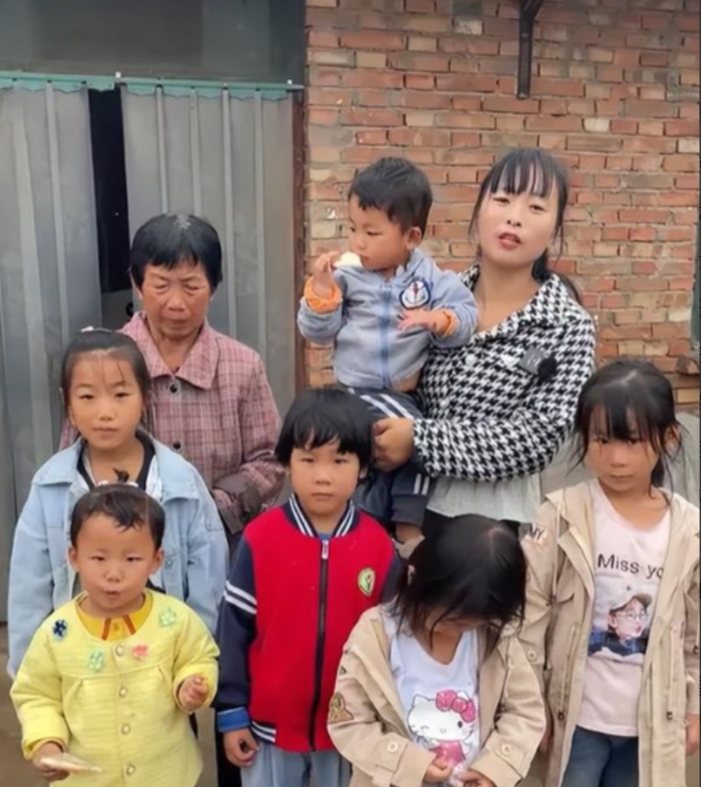 2021年，河南一位90后女子22岁时嫁给了男友，并育有两个孩子，某晚，丈夫突然