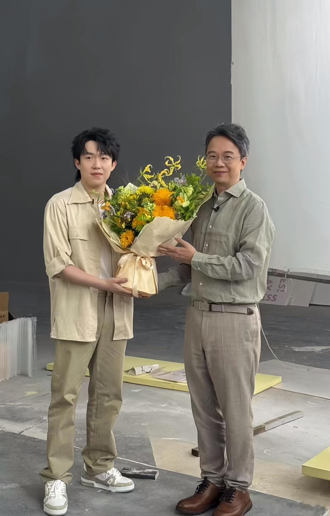 💐​​​