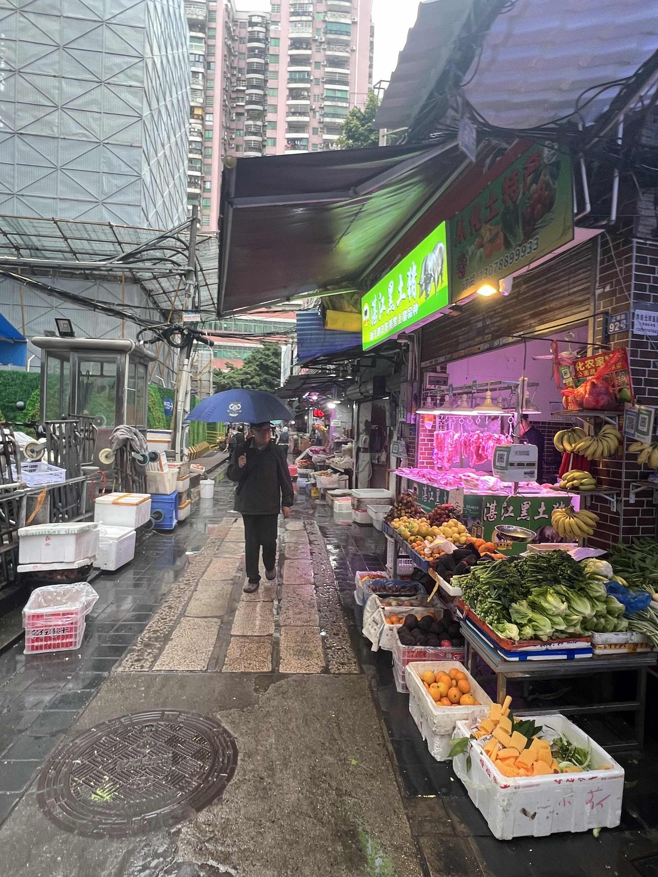 广州的圣心大教堂，是全球仅有的四座全石结构哥特式教堂，另外三座在国外也的名声赫赫