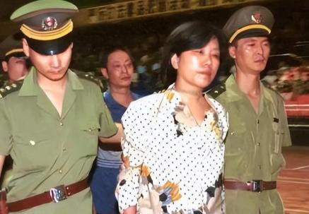 “我就跳个舞，就要枪毙我，我不服！”1985年西安刑场，马上就要被处死刑的女人突