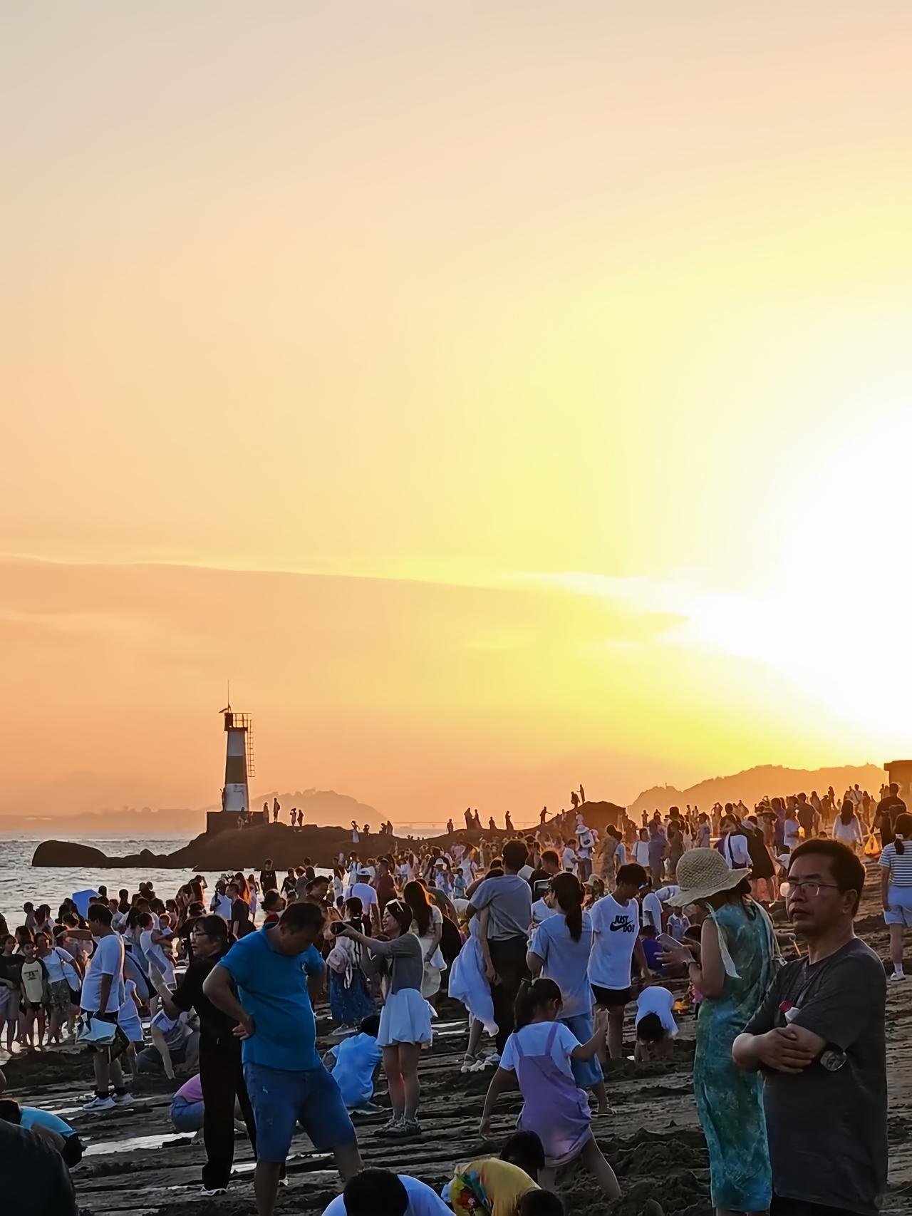 真心纳闷！昔日挤到寸步难行的顶流鼓浪屿，如今游客为何冷清了这么多？时隔数年