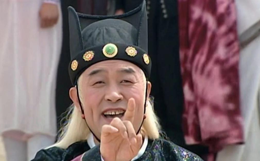 有粉底吗？有！粉底厚吗？厚！但没人嫌他们不能打，都是一上来就替主角担心