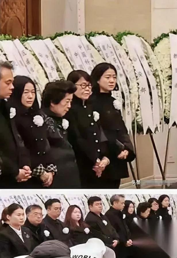 先别急!捧遗像的另有其人为啥长子没站C位?杨老葬礼现场,站在遗像旁的不是