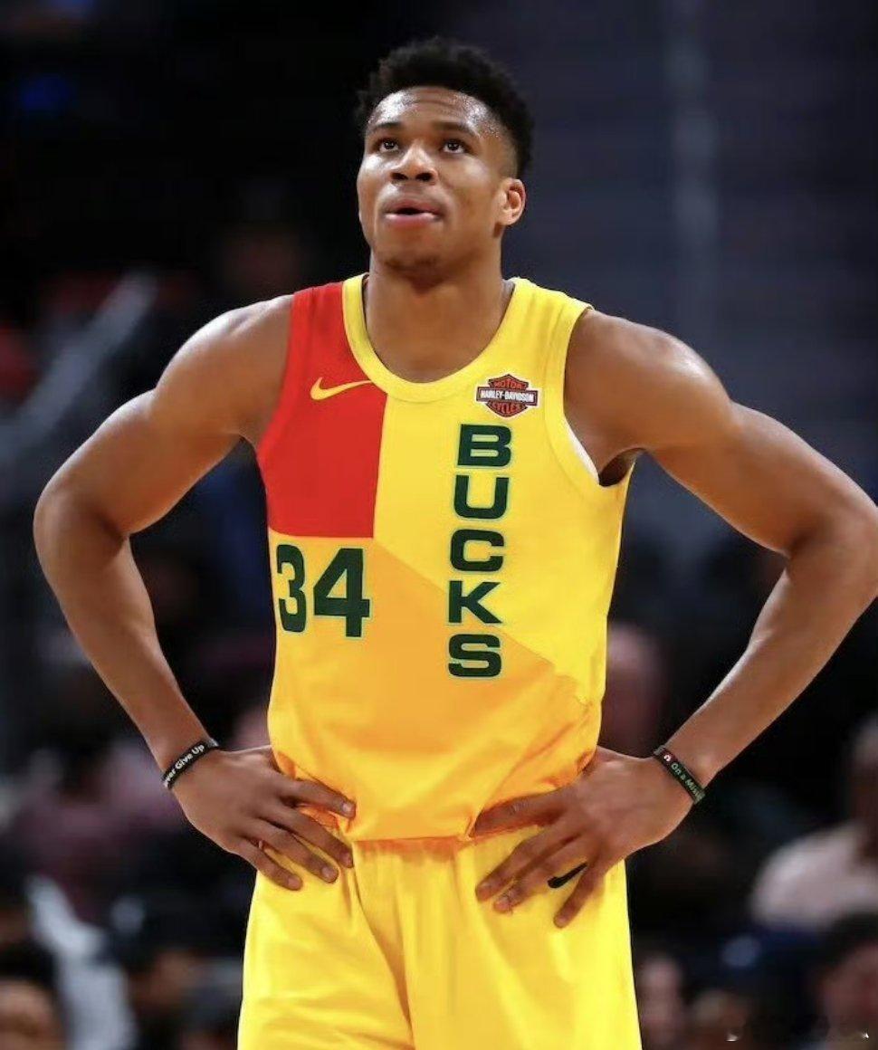 据媒体报道，公牛赔率飙升的关联可能是：字母哥最近在芝加哥购买了一栋56户公寓的公