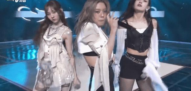 笑死了推上这个骂拉泰泰的