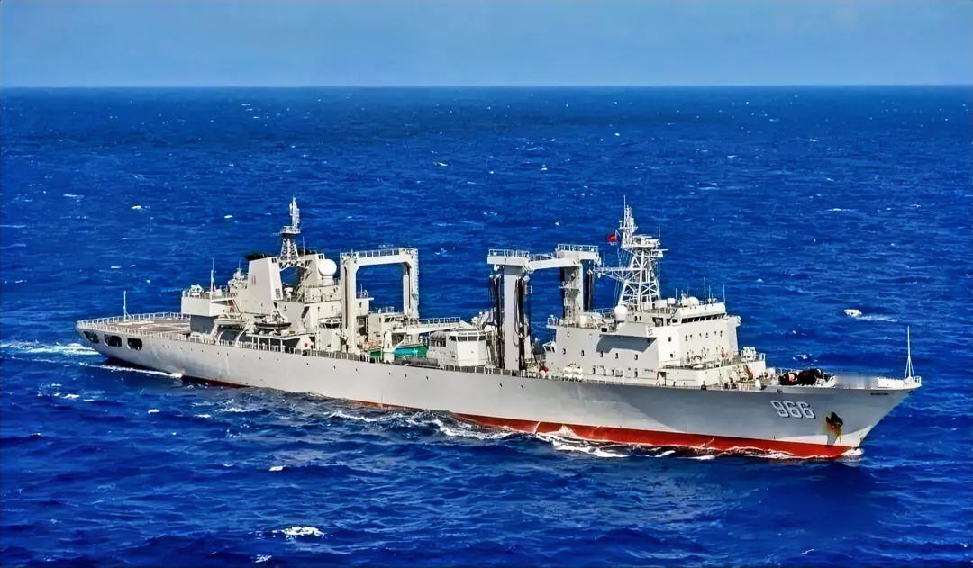 中国各型号补给舰舷号及舰名一览。885青海湖舰，908型。886千岛湖舰，9