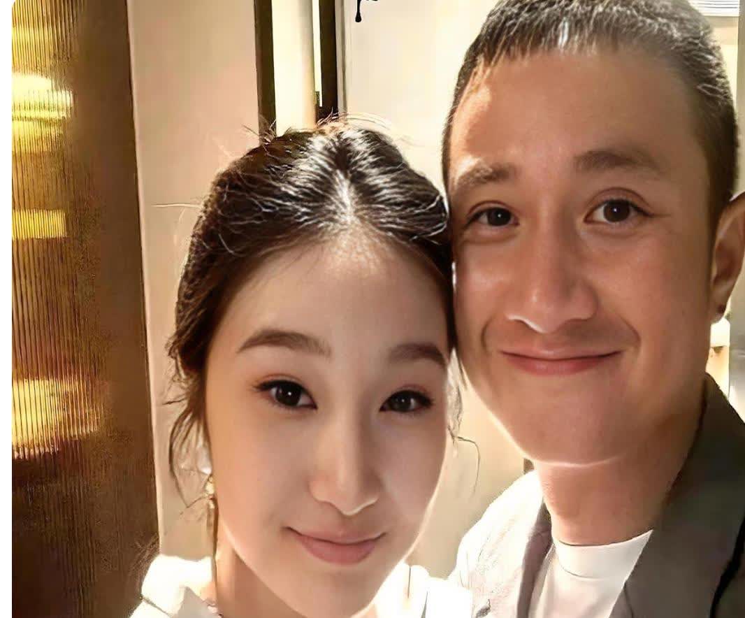 马伊琍二女儿改名的事一下子就上热搜啦！文章给大女儿取名文爱马，一看就是文章爱马伊