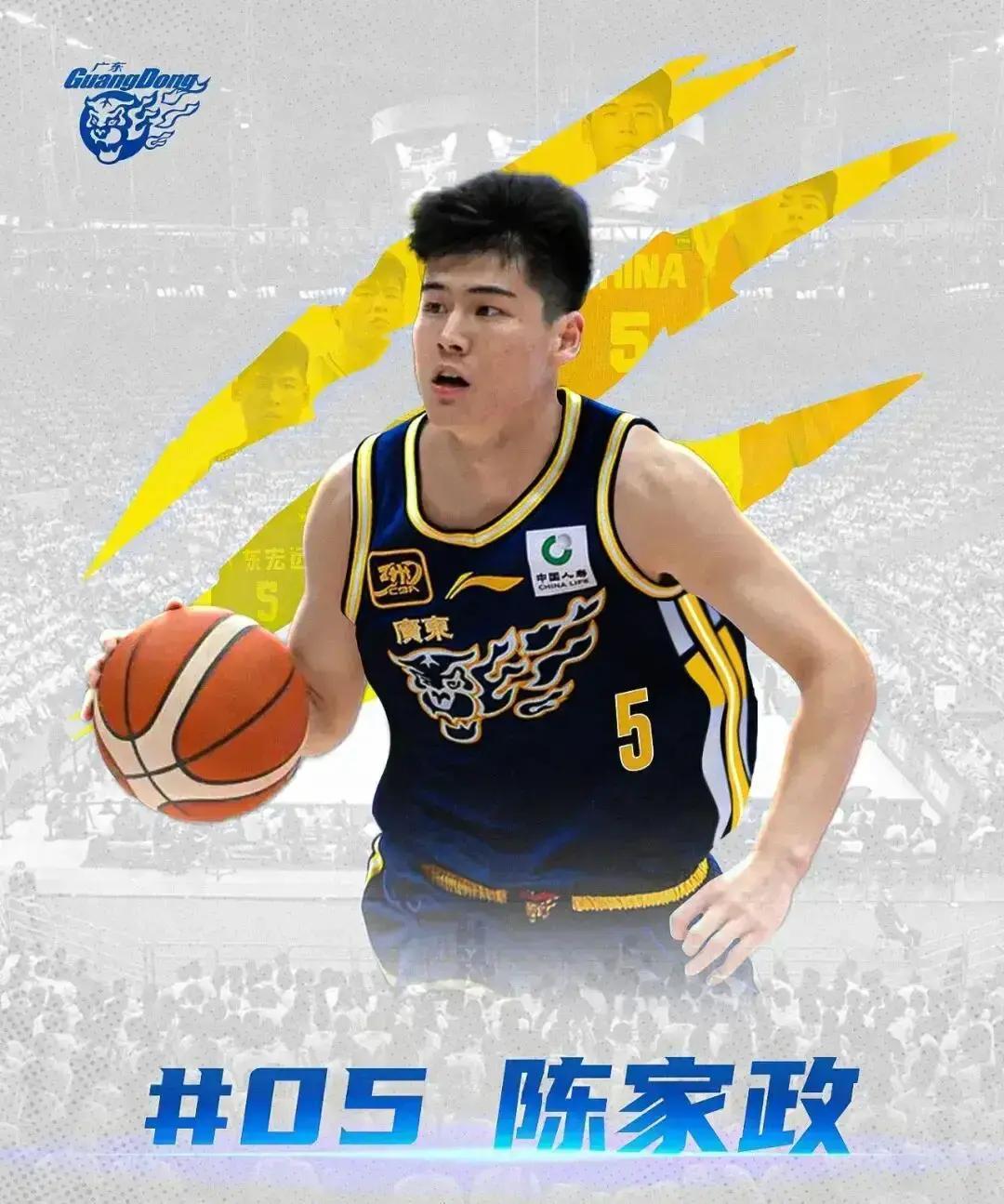 陈家政把外援锁到后场八秒违例，转身自己却投出空气球，这画面比绝杀更抓人。杜锋让他