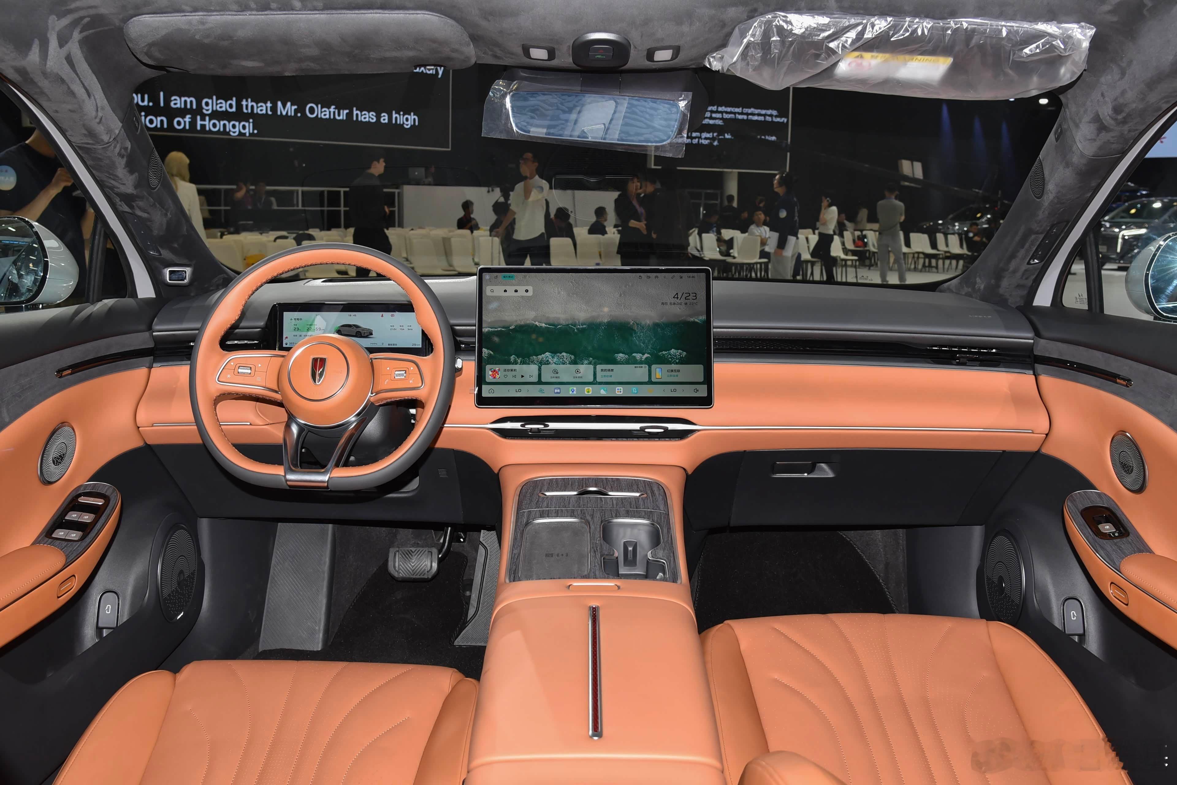 今天又回顾下车展发的一些新车，感觉在众多换代车里，红旗H7应该算变化最大的一个，