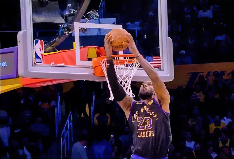 G2湖人强的让人陌生！今日，湖人在系列赛第二场较量中101比94再次拿下火箭，