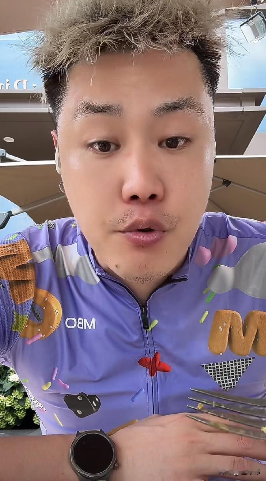 力挺！贺天举谈赵继伟：“中国男篮肯定需要继伟，他的作用非常大。有赵继伟在场上