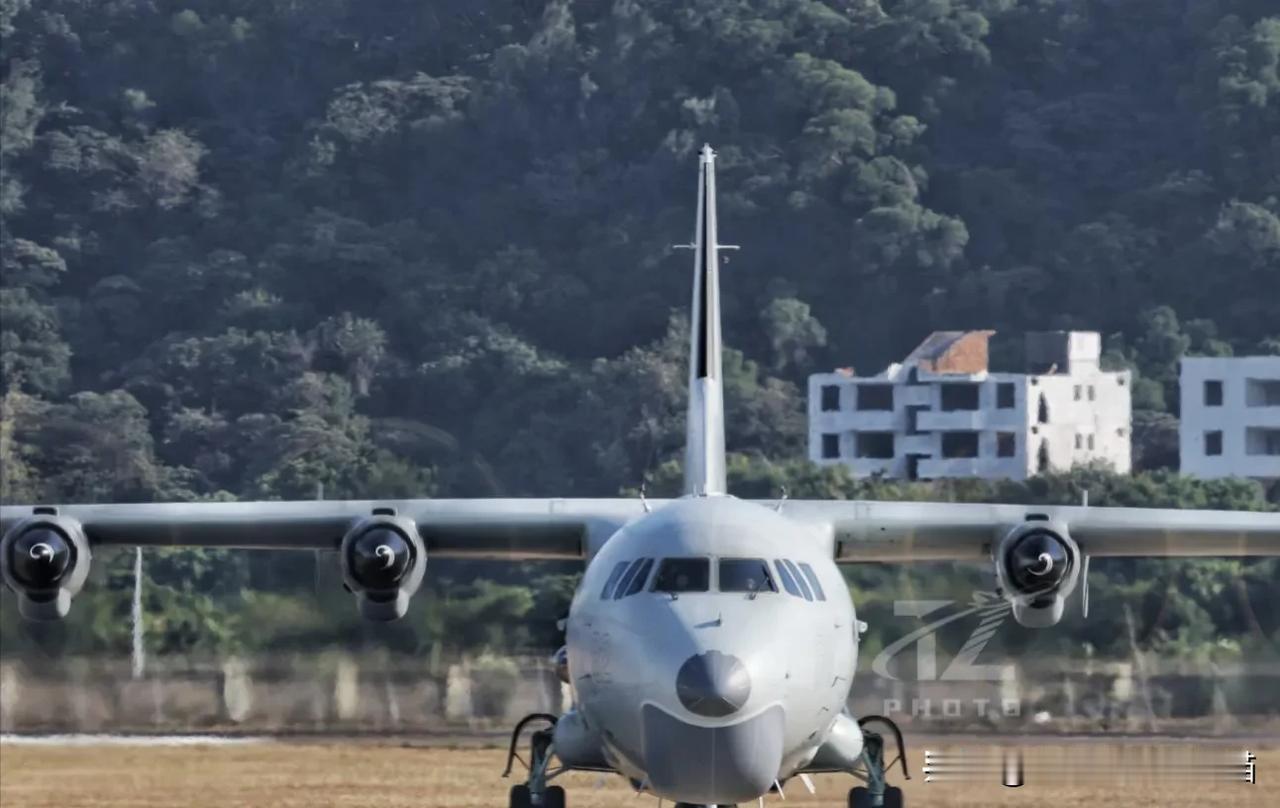 运八运九反潜机可是我国反潜力量的重要组成部分。运-8是我国1969年测绘仿制苏联