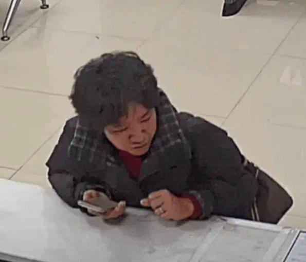 浙江金华，38年前雷阿姨从单大爷那里买了350多棵葡萄苗，看雷阿姨经济困难，单大