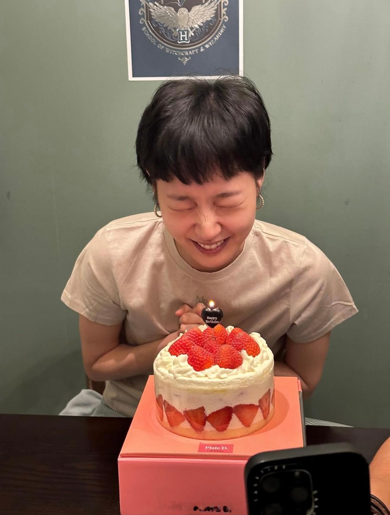 金高银金高银过生日ing头发看着又长长了一些​​​