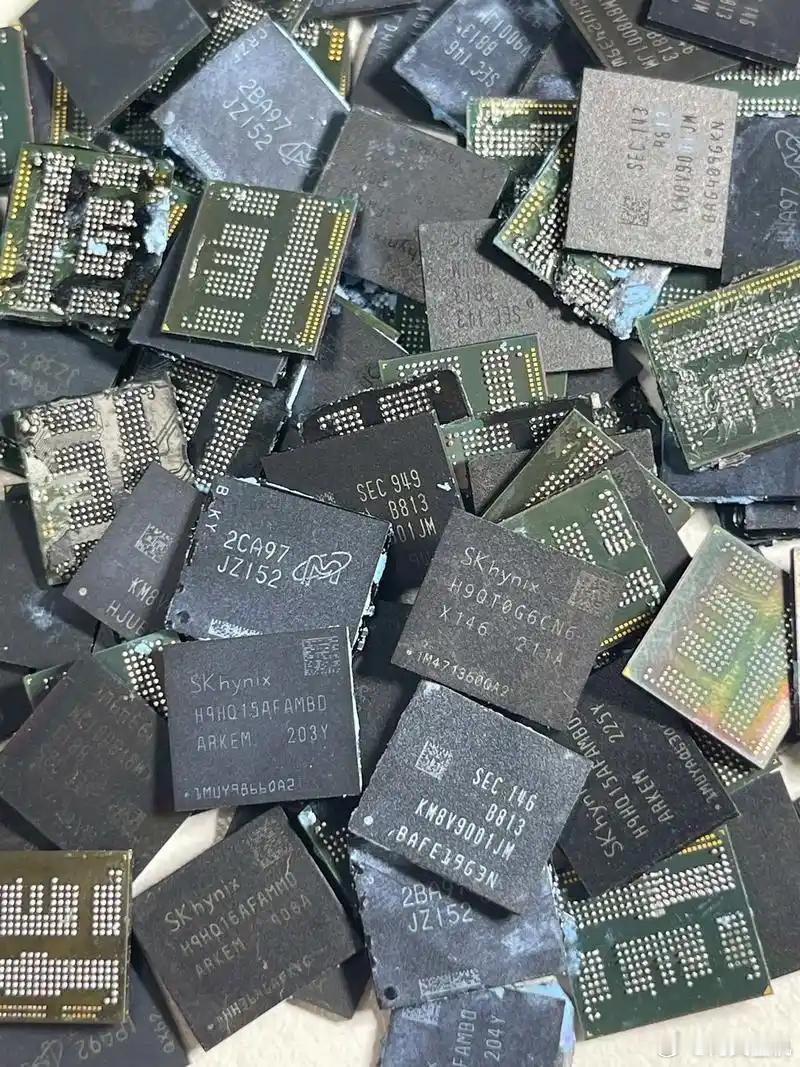 今年买手机还真是赶上了好时候，因为内存真的涨了非常多。今年的大内存还算是维持了一