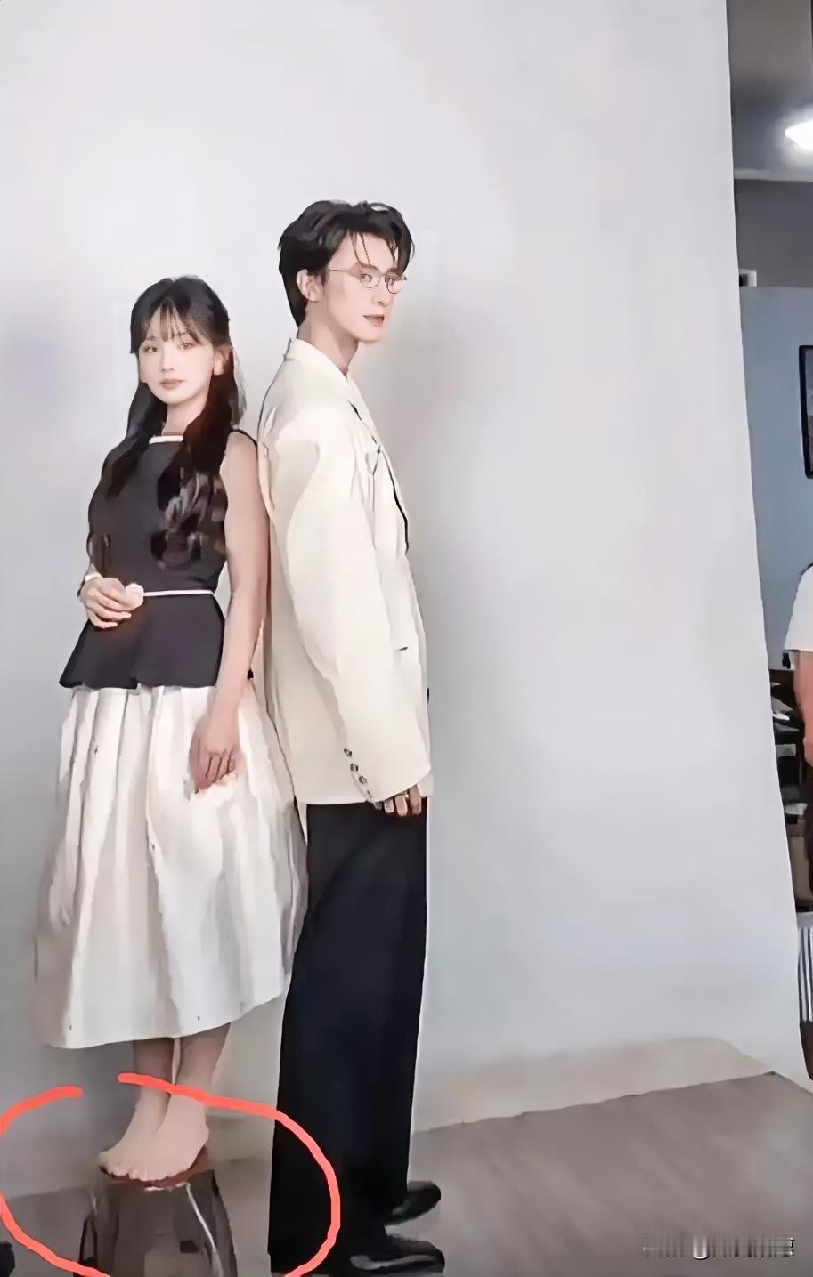 短剧导演们，拒绝“身高模板化”CP吧！现在一眼望去，满屏都是“娇小女主配巨人